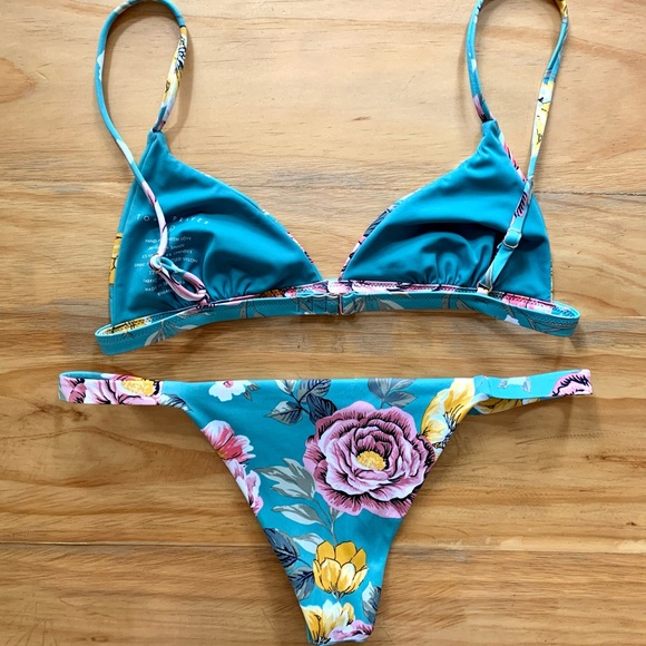 Tori Praver bikini, Bianca top & Blake bottom - Picture 6 of 7